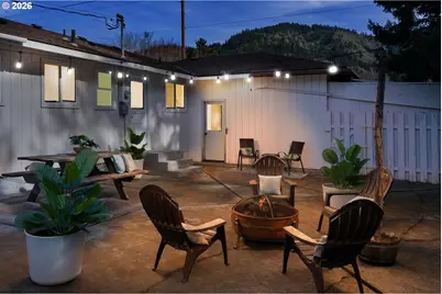 756 NE Fields Ave, White Salmon, WA 98672 - Photo 2