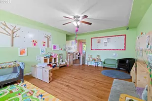 14124 SE Mill St, Portland, OR 97233 - Photo 4