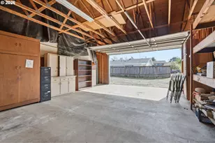 1424 T St, Springfield, OR 97477 - Photo 40