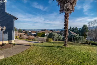 2290 NW Witherspoon Ave, Roseburg, OR 97471 - Photo 2