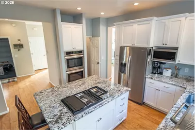 2290 NW Witherspoon Ave, Roseburg, OR 97471 - Photo 12