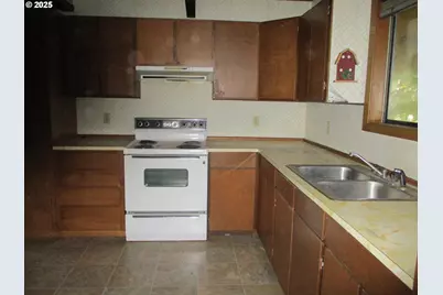 71250 Northshore Dr, Birkenfeld, OR 97016 - Photo 6