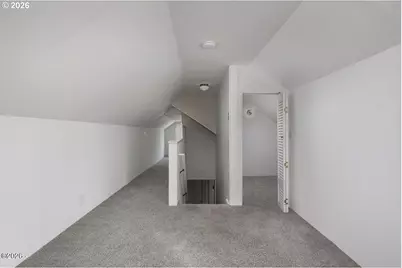 860 SW 10th St, Lincoln City, OR 97367 - Photo 20