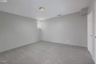 860 SW 10th St, Lincoln City, OR 97367 - Photo 30