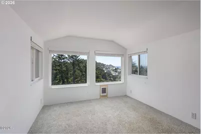 860 SW 10th St, Lincoln City, OR 97367 - Photo 18