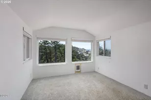 860 SW 10th St, Lincoln City, OR 97367 - Photo 18
