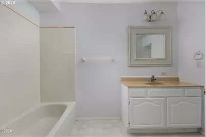 860 SW 10th St, Lincoln City, OR 97367 - Photo 32