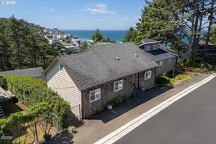860 SW 10th St, Lincoln City, OR 97367 - Photo 2