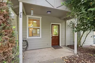 28 Lawrence St, Eugene, OR 97401 - Photo 2