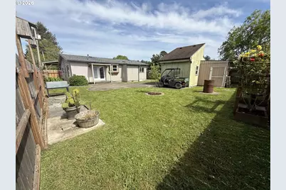 197 N 13th St, Lakeside, OR 97449 - Photo 18