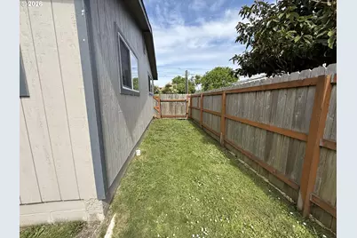 197 N 13th St, Lakeside, OR 97449 - Photo 20