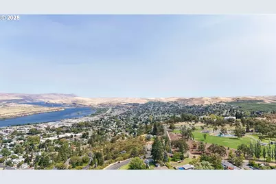 115 W Scenic Dr, The Dalles, OR 97058 - Photo 40