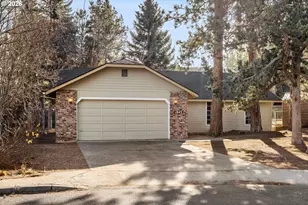 1843 SE Moorwood Ct, Bend, OR 97702 - Photo 24