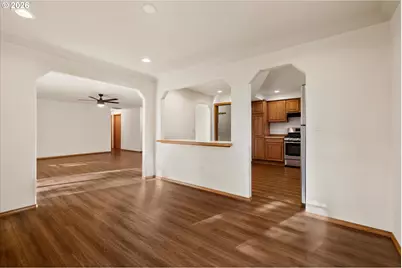 1843 SE Moorwood Ct, Bend, OR 97702 - Photo 12