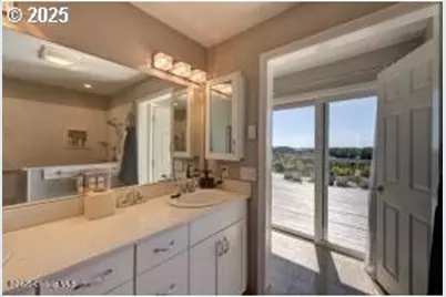 89796 Sea Breeze Dr, Warrenton, OR 97146 - Photo 32