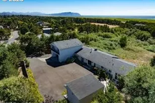 89796 Sea Breeze Dr, Warrenton, OR 97146 - Photo 2