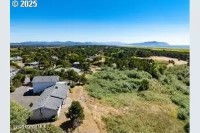 89796 Sea Breeze Dr, Warrenton, OR 97146 - Photo 4