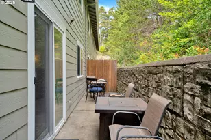 920 Hemlock St, Florence, OR 97439 - Photo 16