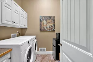 920 Hemlock St, Florence, OR 97439 - Photo 32