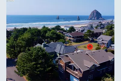 131 W Nebesna St, Cannon Beach, OR 97110 - Photo 2