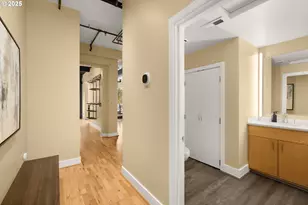 300 NW 8th Ave, Portland, OR 97209 - Photo 22