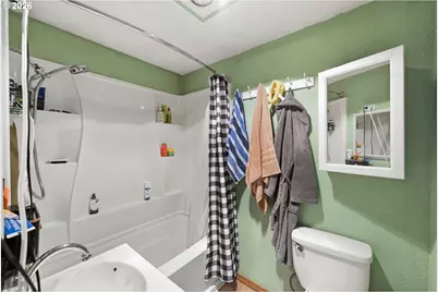 1955 Maple St, North Bend, OR 97459 - Photo 20