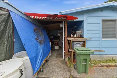 1955 Maple St, North Bend, OR 97459 - Photo 32