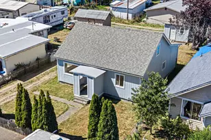 1057 Greenwood Ave, Reedsport, OR 97467 - Photo 10