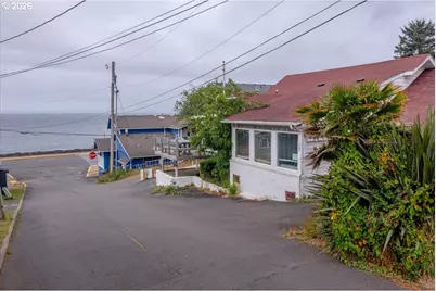 25 NE Clarke St, Depoe Bay, OR 97341 - Photo 8