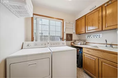 13064 SW Bradley Ln, Tigard, OR 97224 - Photo 22