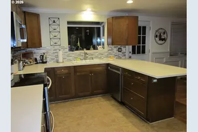 910 Easy St, Brookings, OR 97415 - Photo 14