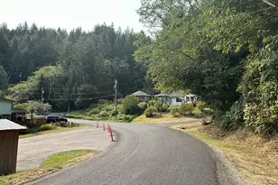 6064 Santa Rd, Florence, OR 97439 - Photo 2