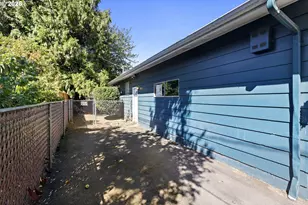 601 SE 135th Ave, Portland, OR 97233 - Photo 30