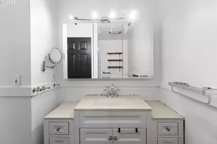 601 SE 135th Ave, Portland, OR 97233 - Photo 16