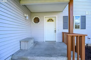 824 NE Ashby Ct, McMinnville, OR 97128 - Photo 2