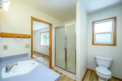824 NE Ashby Ct, McMinnville, OR 97128 - Photo 16