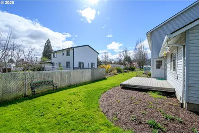 824 NE Ashby Ct, McMinnville, OR 97128 - Photo 28