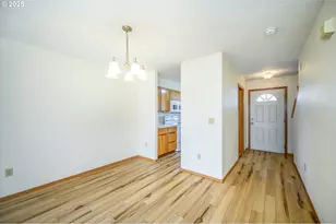 824 NE Ashby Ct, McMinnville, OR 97128 - Photo 14