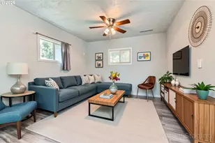 3209 SE 165th Pl, Portland, OR 97236 - Photo 2