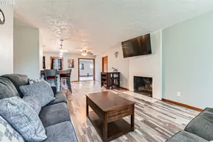 3209 SE 165th Pl, Portland, OR 97236 - Photo 6