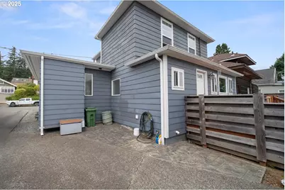 662 S 11th St, Coos Bay, OR 97420 - Photo 10
