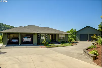 3952 Del Rio Rd, Roseburg, OR 97471 - Photo 1