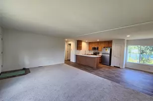 110 NW 4th St, Warrenton, OR 97146 - Photo 4