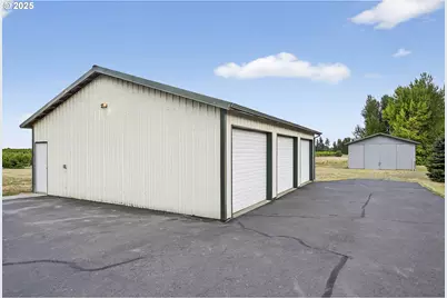 10418 Champoeg Rd, Aurora, OR 97002 - Photo 38