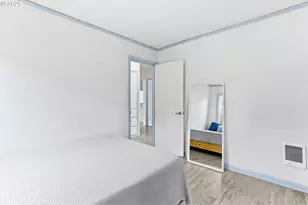 6824 N Commercial Ave, Portland, OR 97202 - Photo 32