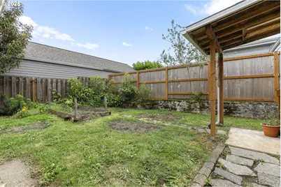 6824 N Commercial Ave, Portland, OR 97202 - Photo 44