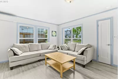 6824 N Commercial Ave, Portland, OR 97202 - Photo 12