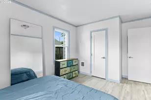 6824 N Commercial Ave, Portland, OR 97202 - Photo 24