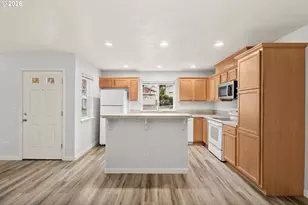 38800 Cascadia Village Dr, Sandy, OR 97055 - Photo 6