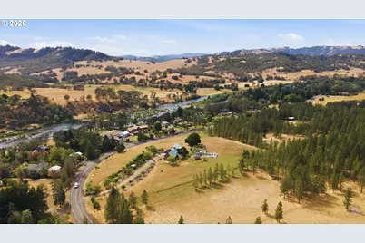 441 Echo Dr, Roseburg, OR 97470 - Photo 6